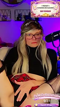 Kittychatte online show from April 13, 7:30 pm