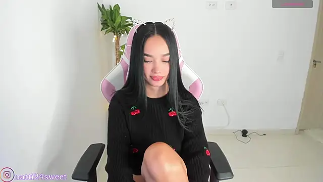 sharlotte 23 online show from April 14, 2:06 am