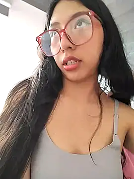 Snapshot of Umaru_uwu chatting on April 19, 9:06 pm Umaru uwu online show from April 19, 9:06 pm