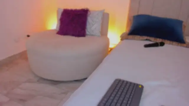 Snapshot of luisah_ chatting on May 2, 9:20 pm luisah online show from May 2, 9:20 pm
