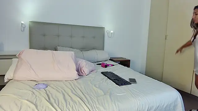 bl4ckdoll  online show from October 29, 1:41 am