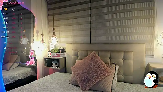 Snapshot of cristal__hot_1 chatting on May 9, 6:07 am cristal hot 1 online show from May 9, 6:07 am