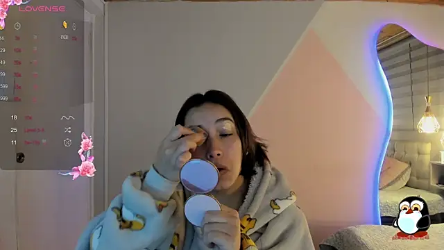 Snapshot of cristal__hot_1 chatting on June 9, 5:30 am cristal hot 1 online show from June 9, 5:30 am