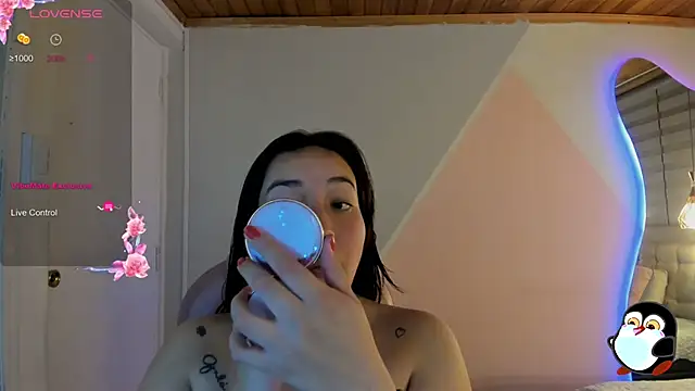 Snapshot of cristal__hot_1 chatting on June 19, 5:34 am cristal hot 1 online show from June 19, 5:34 am