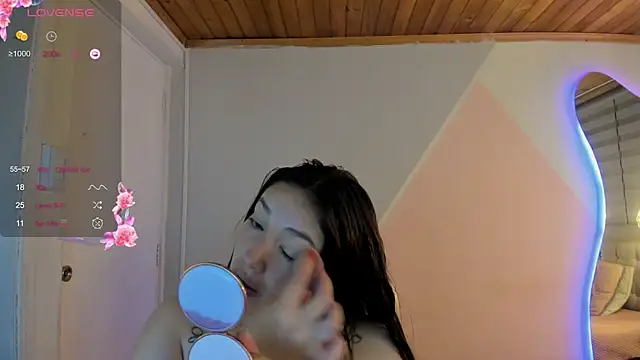 Snapshot of cristal__hot_1 chatting on July 6, 5:37 am cristal hot 1 online show from July 6, 5:37 am