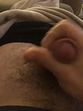 Snapshot of MoochedTape chatting on February 2, 7:41 am MoochedTape online show from February 2, 7:41 am