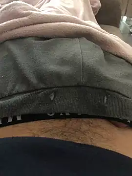 Snapshot of MoochedTape chatting on February 16, 10:10 am MoochedTape online show from February 16, 10:10 am