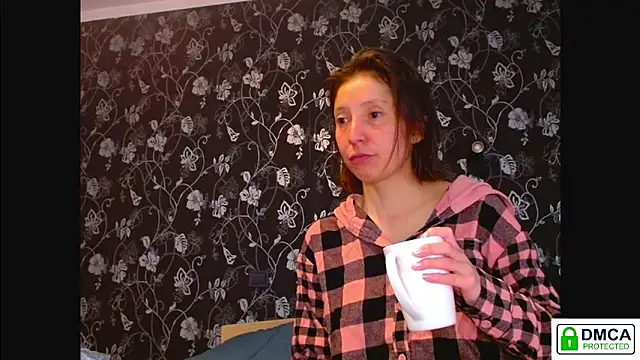 Snapshot of Sophi_Cute chatting on May 31, 8:10 am Sophi Cute online show from May 31, 8:10 am