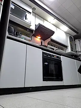 Sam Sara online show from April 13, 5:35 am