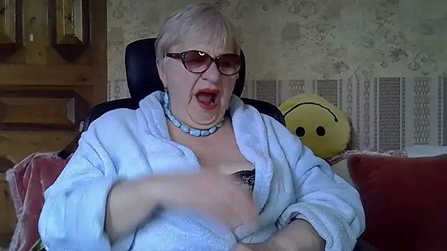 Snapshot of SweetCherry27 chatting on May 1, 4:11 pm SweetCherry27 online show from May 1, 4:11 pm