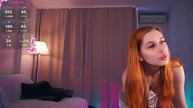 Snapshot of SofyBruno chatting on March 6, 5:24 am SofyBruno online show from March 6, 5:24 am