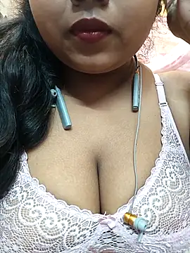 Sophiaboudi online show from February 14, 5:46 pm