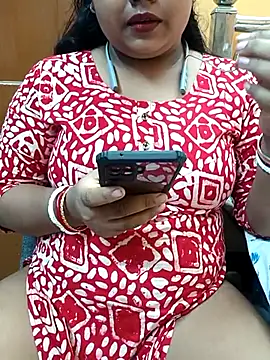 Sophiaboudi online show from February 18, 5:42 pm