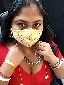 Sophiaboudi online show from October 6, 6:05 pm