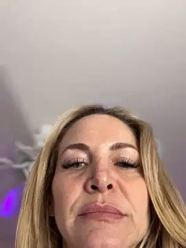 MessyNastyQueen online show from December 12, 5:15 pm