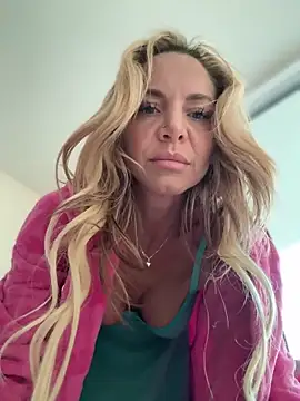 MessyNastyQueen online show from February 23, 12:37 pm