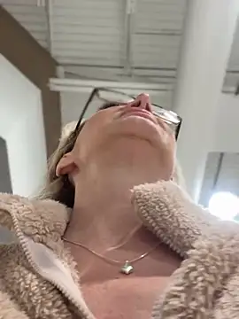 MessyNastyQueen online show from March 13, 4:56 pm