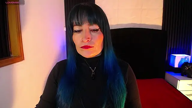 alicia moom online show from April 17, 7:28 pm