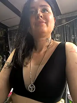 Snapshot of KikiXRed chatting on July 21, 11:12 am KikiXRed online show from July 21, 11:12 am