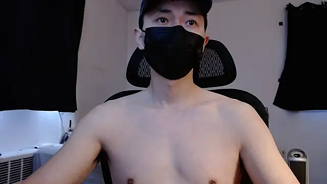 Snapshot of twbobo00715 chatting on February 17, 5:10 pm twbobo00715 online show from February 17, 5:10 pm