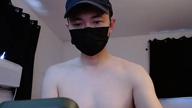 Snapshot of twbobo00715 chatting on November 14, 4:28 pm twbobo00715 online show from November 14, 4:28 pm