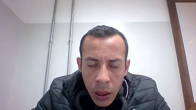 Snapshot of MachoScorpionCaralho chatting on June 25, 1:37 pm MachoScorpionCaralho online show from June 25, 1:37 pm