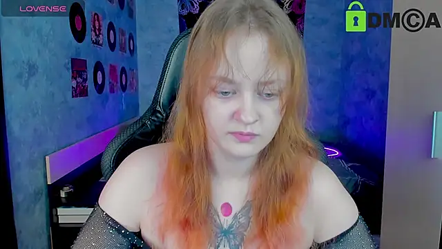 Snapshot of madness_lia chatting on December 9, 9:06 am madness lia online show from December 9, 9:06 am