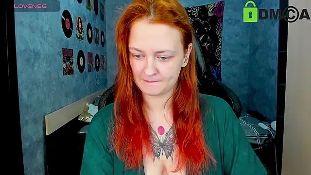 Snapshot of madness_lia chatting on February 6, 12:59 pm madness lia online show from February 6, 12:59 pm