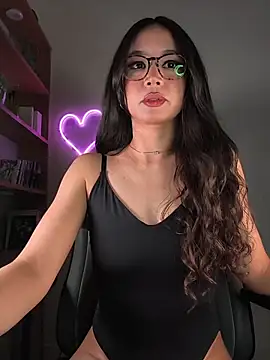 Snapshot of Naughty-Jessie chatting on May 10, 9:09 pm Naughty-Jessie online show from May 10, 9:09 pm