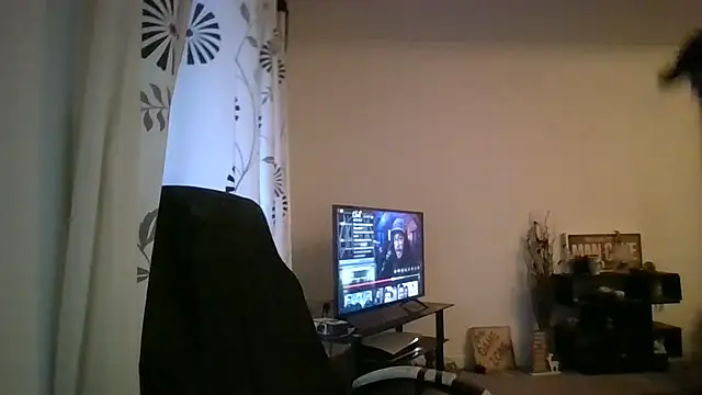 Snapshot of 33ENG chatting on February 21, 7:23 am 33ENG online show from February 21, 7:23 am