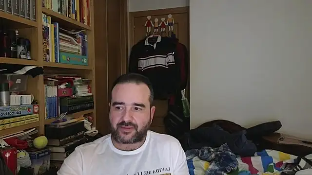 curiosillo83 online show from April 4, 8:45 am