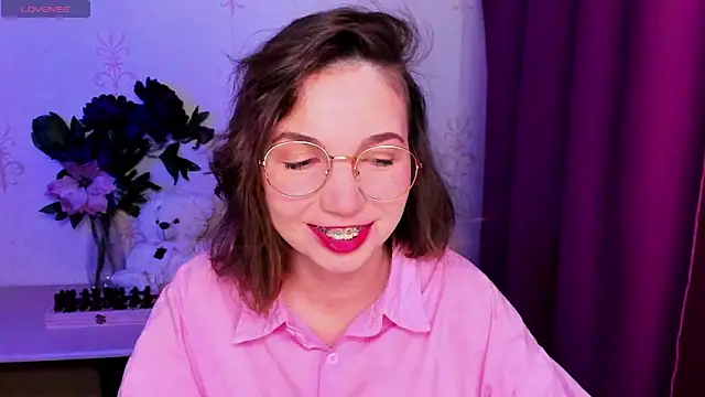 KindHazelHere  online show from February 11, 7:41 pm