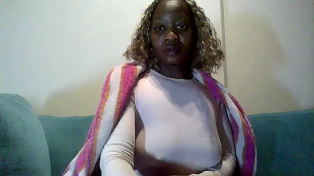 Snapshot of Hardnipples8 chatting on May 18, 11:10 pm Hardnipples8 online show from May 18, 11:10 pm