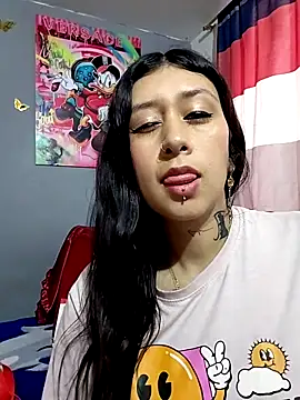 Snapshot of Giuliana90 chatting on March 3, 10:04 pm Giuliana90 online show from March 3, 10:04 pm