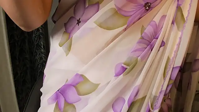 Snapshot of Divyani chatting on May 22, 7:30 pm Divyani online show from May 22, 7:30 pm