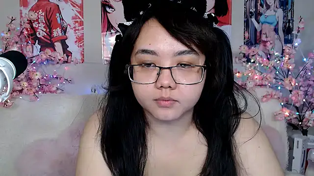 Snapshot of Moertomlly chatting on July 6, 4:42 am Moertomlly online show from July 6, 4:42 am