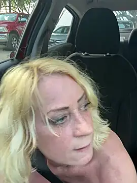 TiffaneyLove online show from March 5, 10:06 pm