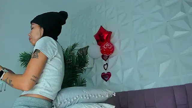 Hellen Sky online show from February 17, 7:09 pm