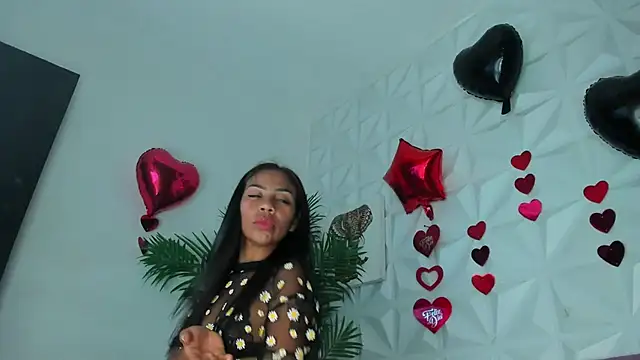 Snapshot of Hellen_Sky chatting on April 23, 7:05 pm Hellen Sky online show from April 23, 7:05 pm