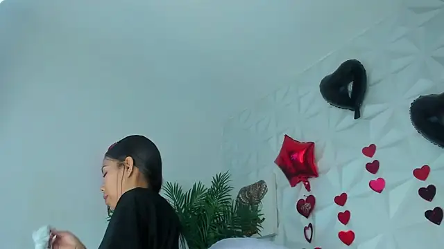 Snapshot of Hellen_Sky chatting on April 30, 7:09 pm Hellen Sky online show from April 30, 7:09 pm