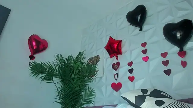 Snapshot of Hellen_Sky chatting on May 1, 7:07 pm Hellen Sky online show from May 1, 7:07 pm