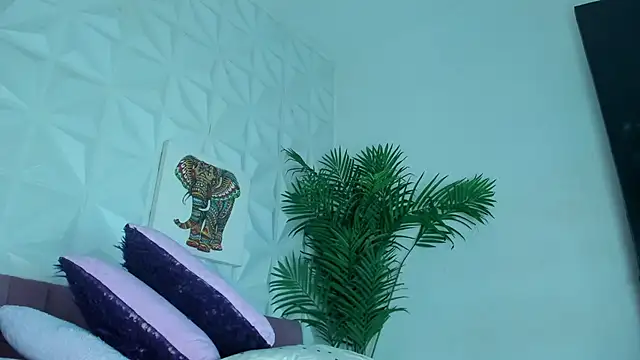 Snapshot of Hellen_Sky chatting on May 20, 7:09 pm Hellen Sky online show from May 20, 7:09 pm