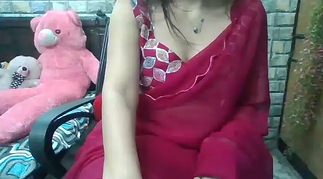 Snapshot of Sexy_iknoor chatting on January 15, 4:57 am Sexy iknoor online show from January 15, 4:57 am