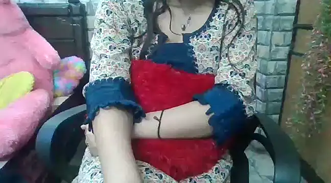 Snapshot of Sexy_iknoor chatting on January 19, 11:01 am Sexy iknoor online show from January 19, 11:01 am
