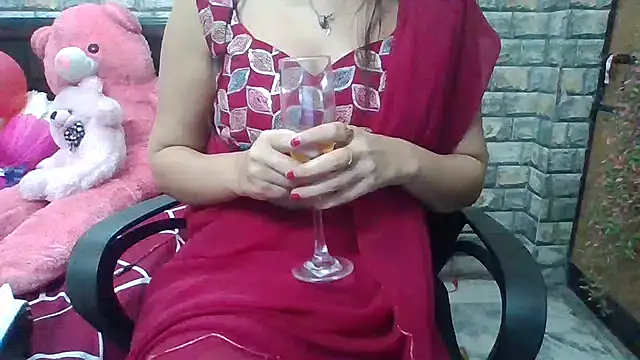 Snapshot of Sexy_iknoor chatting on February 17, 11:13 am Sexy iknoor online show from February 17, 11:13 am