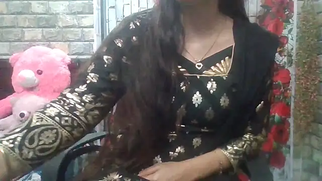 Snapshot of Sexy_iknoor chatting on April 23, 5:41 am Sexy iknoor online show from April 23, 5:41 am