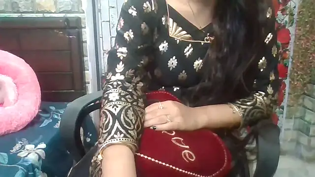 Snapshot of Sexy_iknoor chatting on April 23, 12:29 pm Sexy iknoor online show from April 23, 12:29 pm