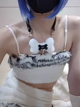 Snapshot of fur_love0 chatting on May 15, 7:43 pm fur love0 online show from May 15, 7:43 pm
