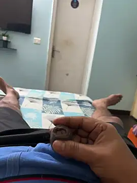 yourheroforfun online show from April 6, 6:42 pm