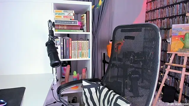 Snapshot of icefroqq chatting on February 26, 9:37 pm icefroqq online show from February 26, 9:37 pm